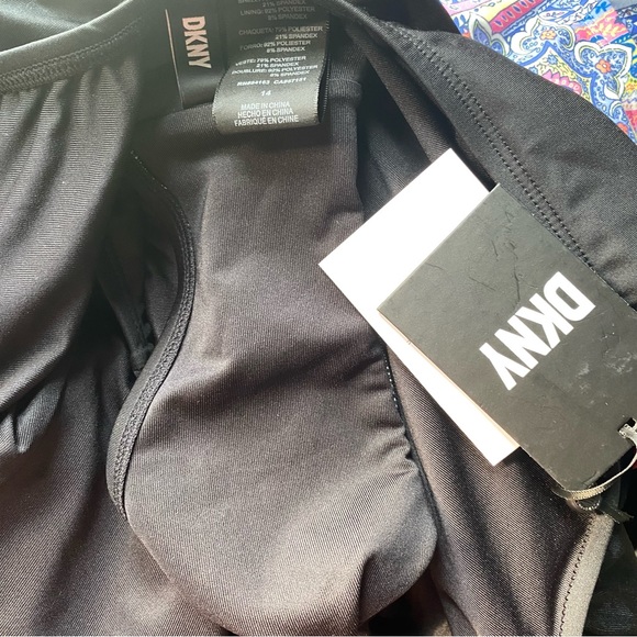 DKNY women’s Peekaboo Twist-Detail Low-Back One-Piece Swimsuit in black size 14 - Picture 6 of 7